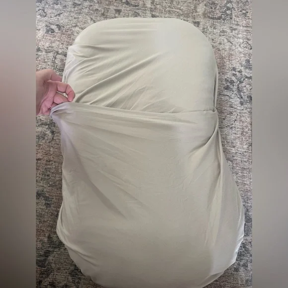 Infant Lounger with 2 covers- used condition - Picture 6 of 6